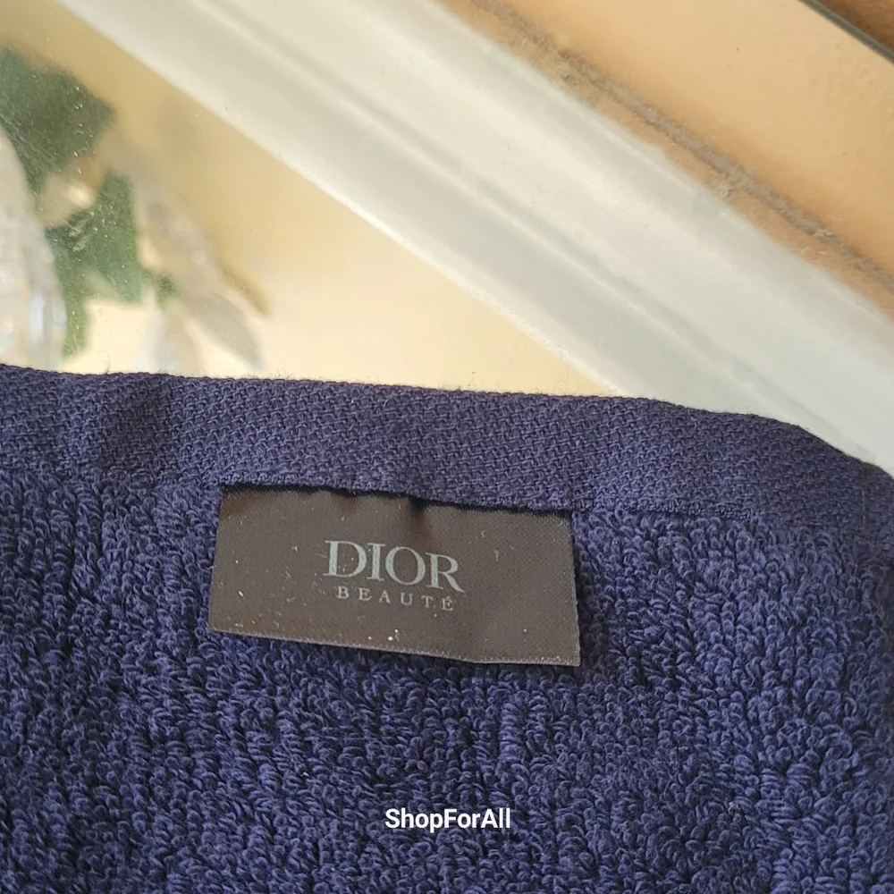 🥳💥💥HOST PICK 💥Dior mini towel.